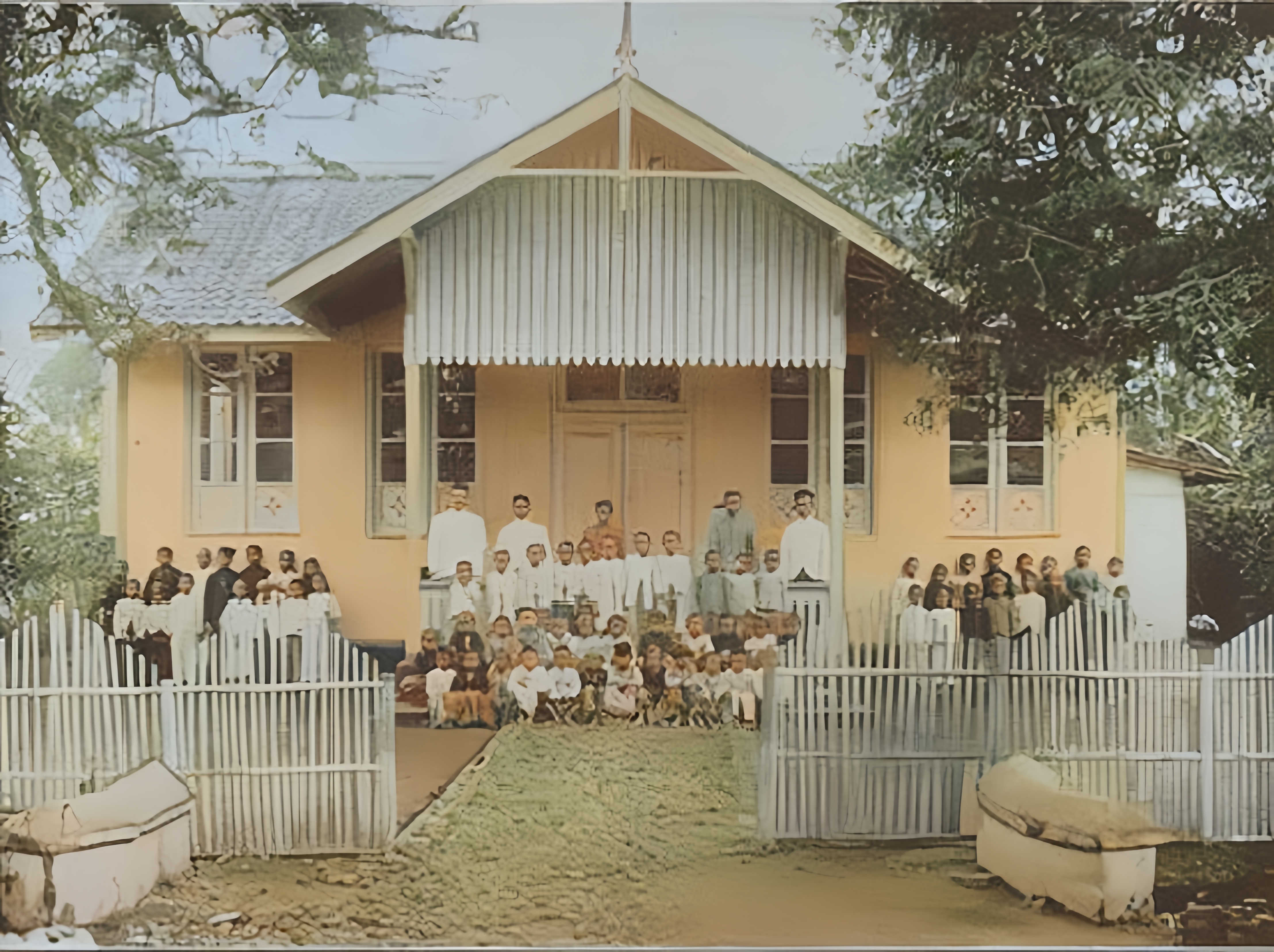 Bangunan Gereja Pertama